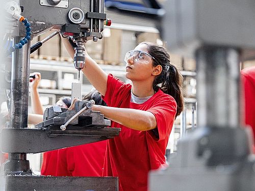 Mädchen für Technik-Camp bei F.EE GmbH MFT