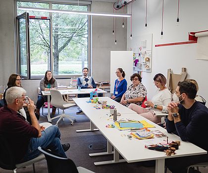 Teilnehmende im Workshopraum der TUM zu Computational Crafting