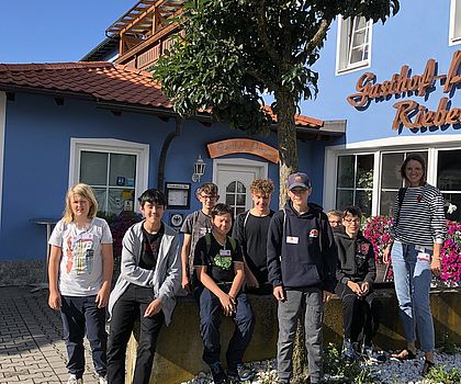 Gruppenbild der teilnehmenden Schüler. 