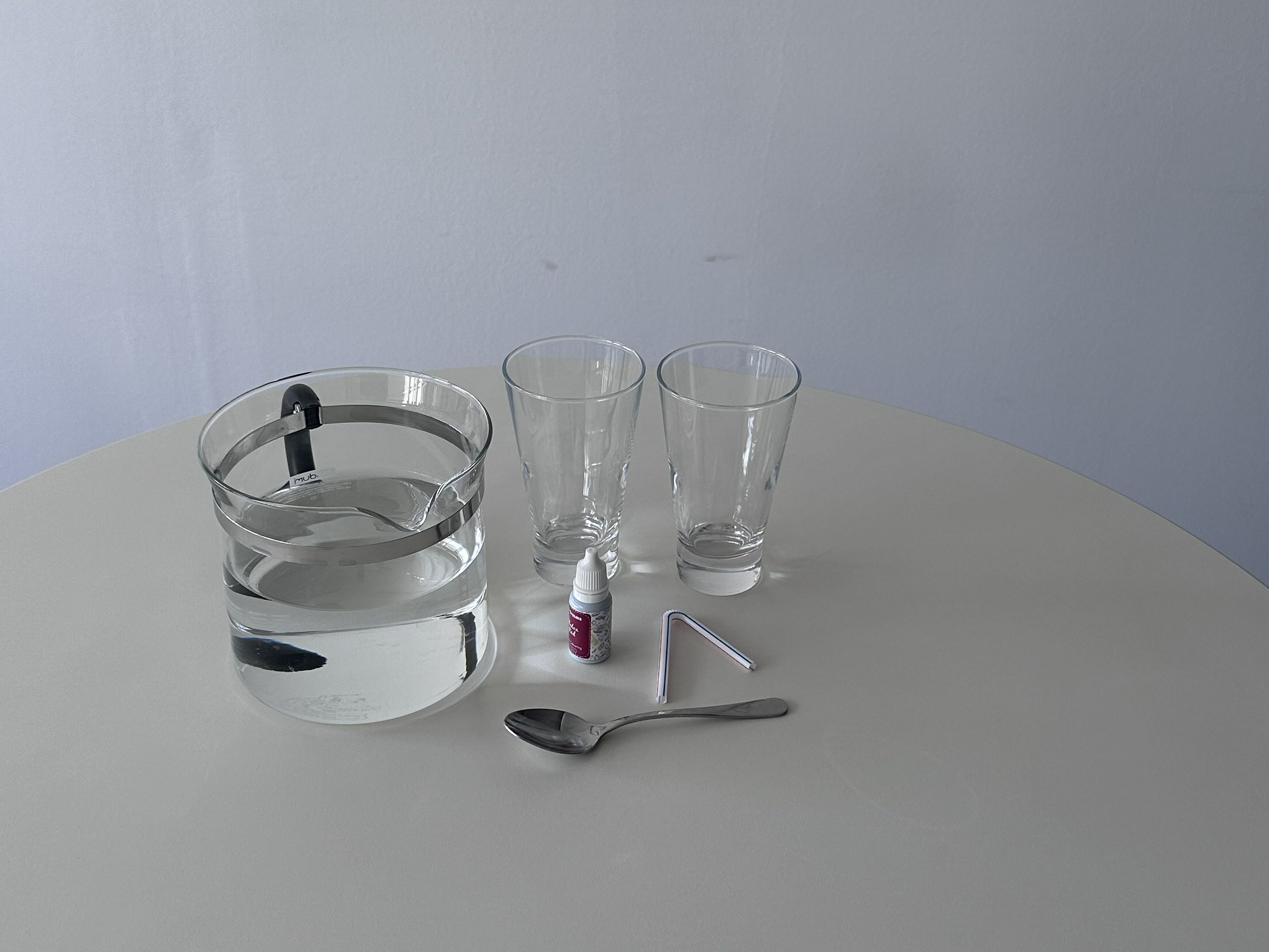 Material Experiment des Monats: Wasser-Strohhalmbrücke